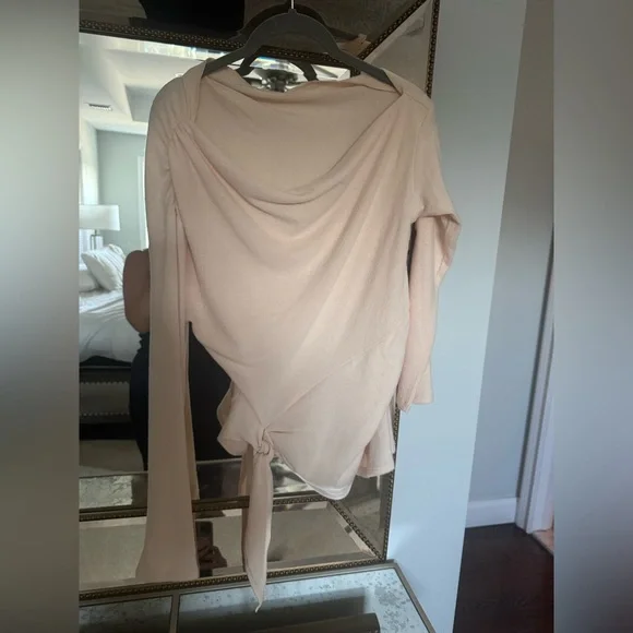 ASTR THE LABEL NWT one shoulder tie hem knit top - Picture 4 of 6